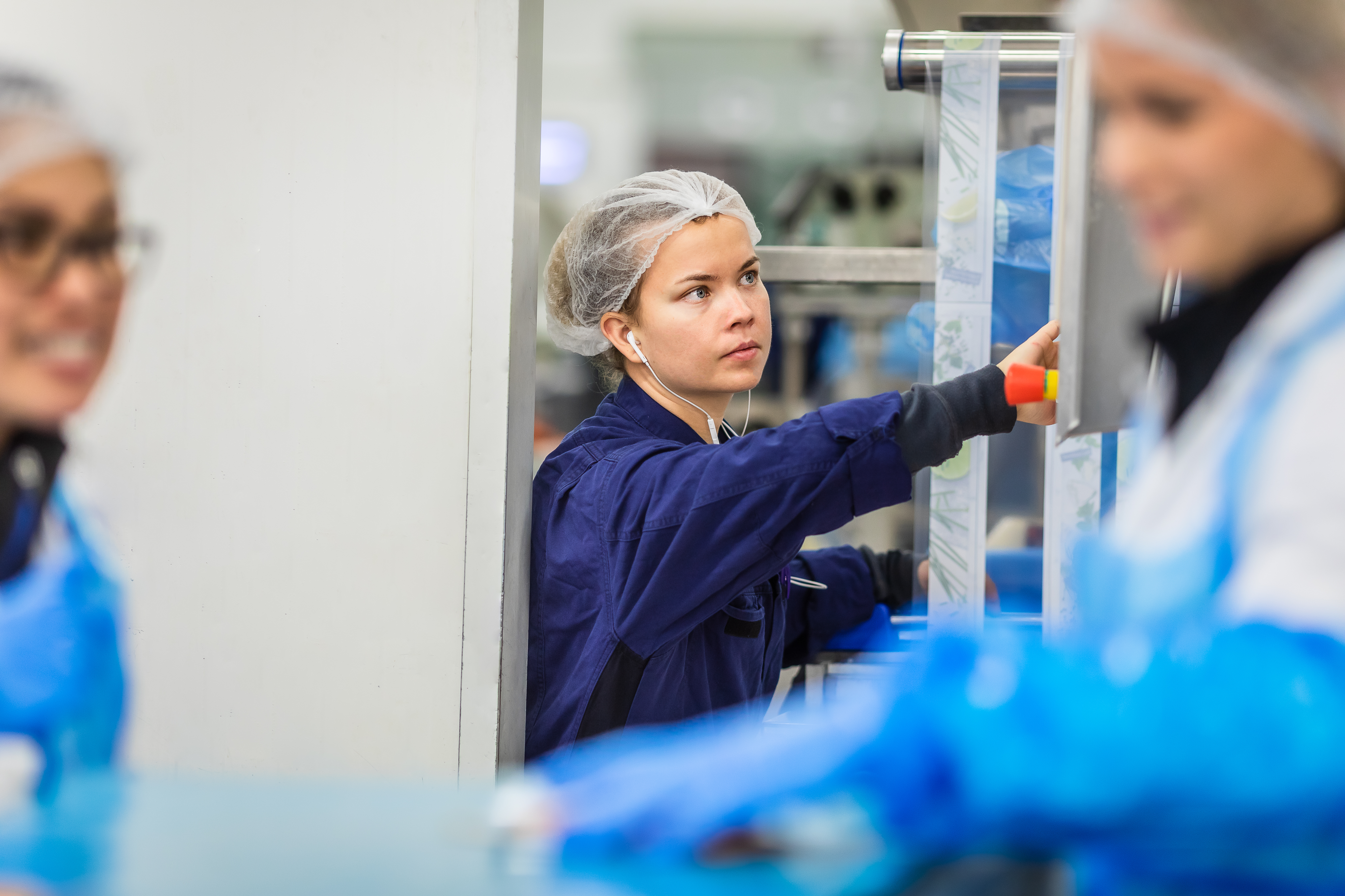 Ansatt på arbeid i fabrikk